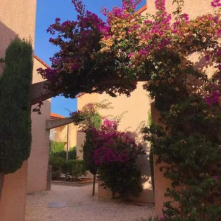 Holiday home Barcaresa-villa De Louis Piscine Vue Mer, Lydia Et *